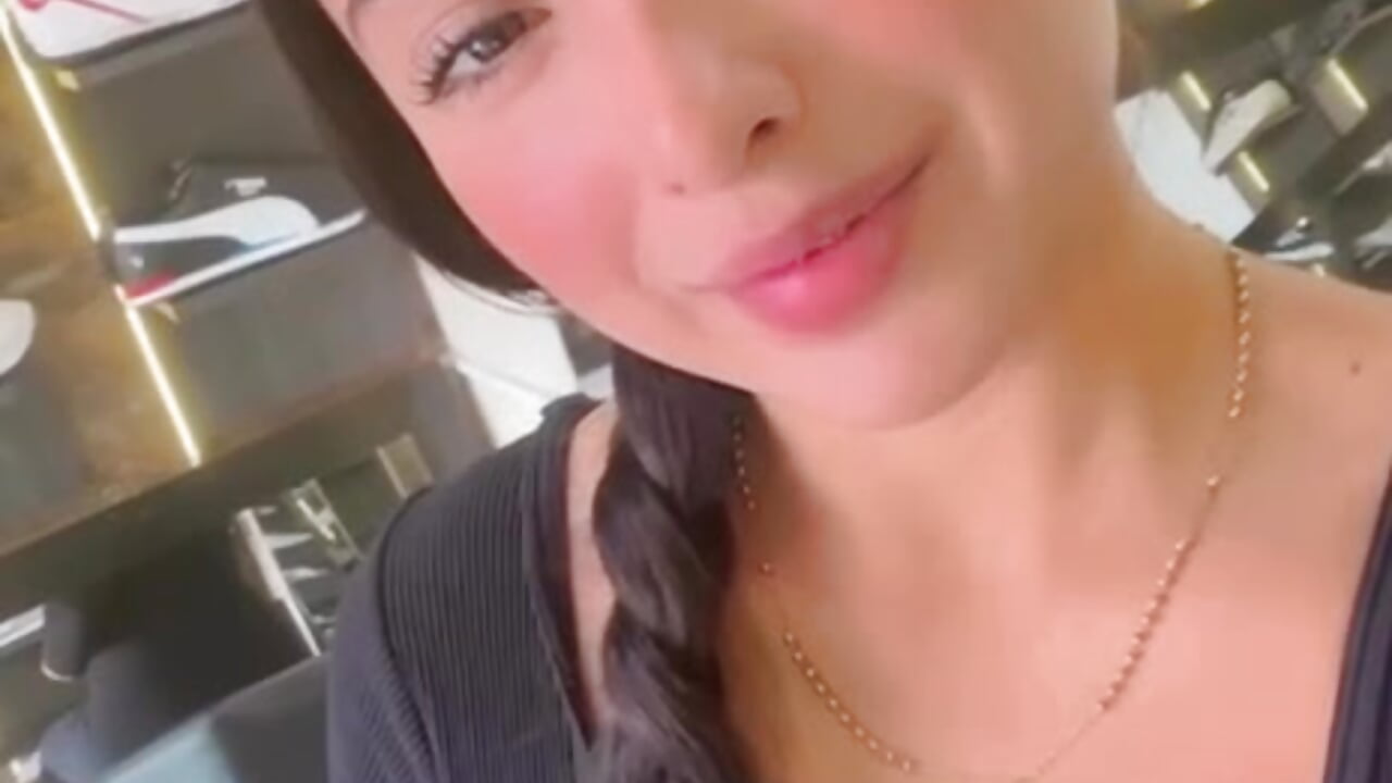 beautiful girl – video od webkamerové modelky sofi_carvajal_outdoors