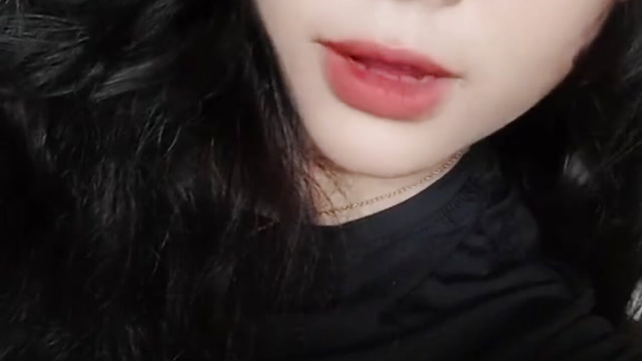 tiktok😘 – video af Zyeiii cam-model