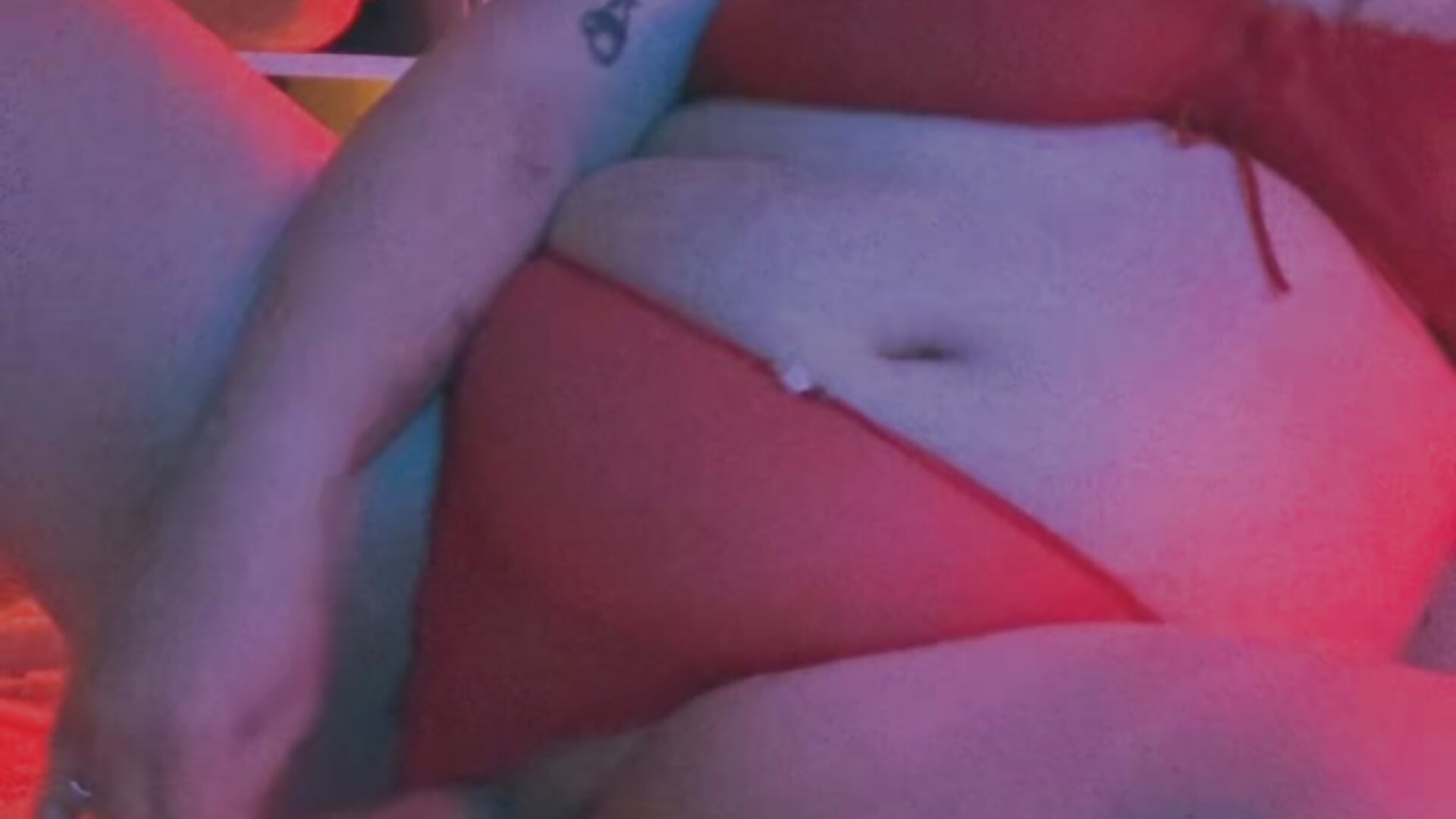 Wanna watch? 😘 - video od modelky/modela HazeyViolet333