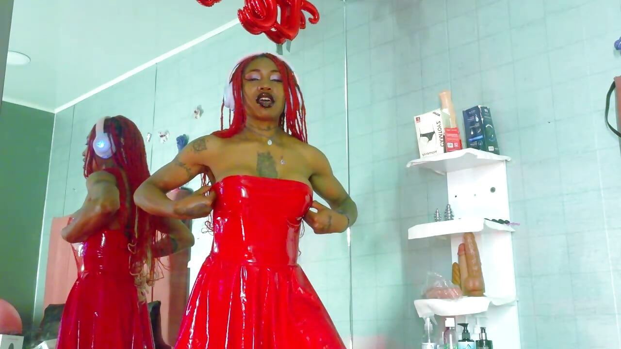 Sexy red PVC dress - فيديو من DaniaMarcell موديل الكام