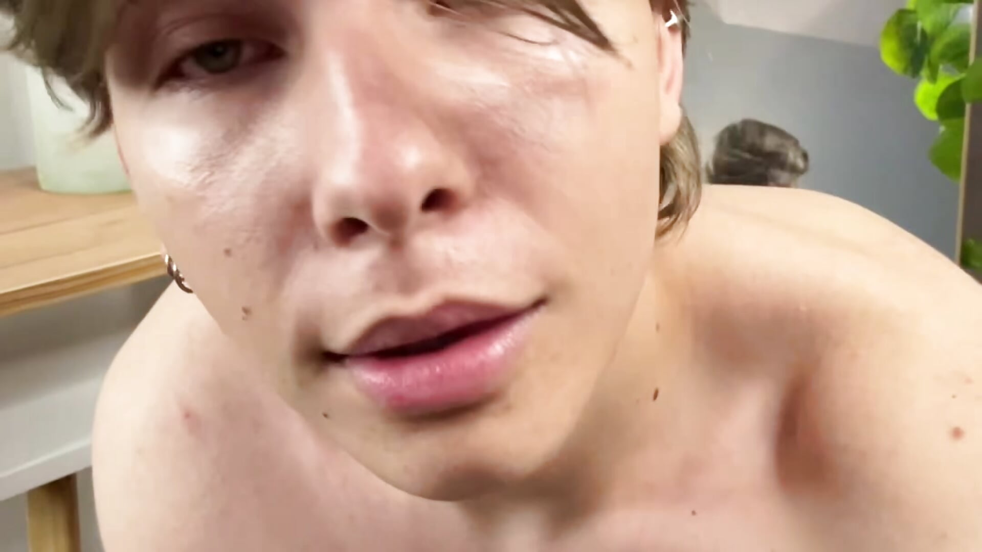 Games with a mirror😳 - video by marcus_euphoria_ cam model