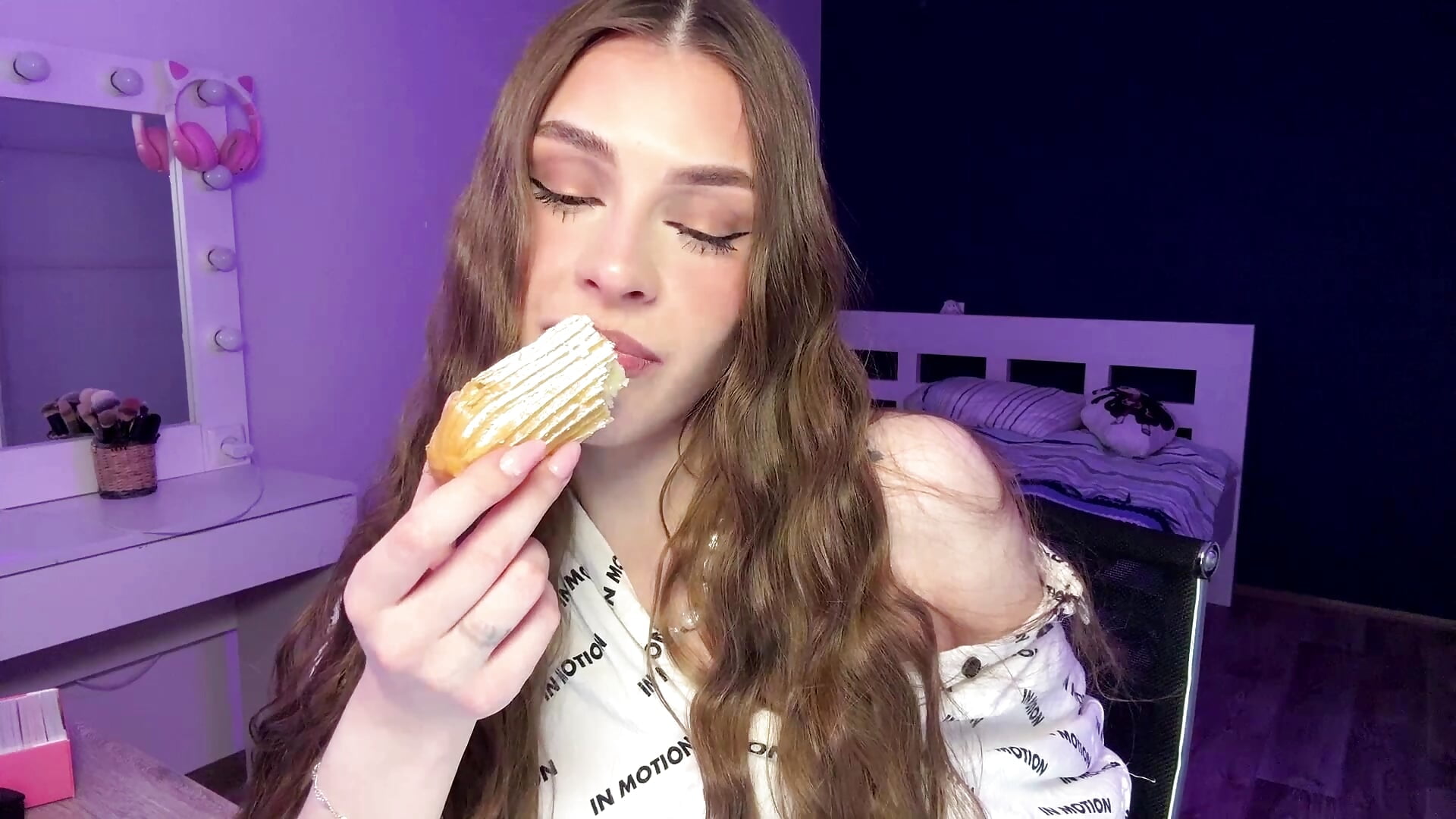A Sweet and Nice Eclair ^^ - video van MachelleSpader cam-model
