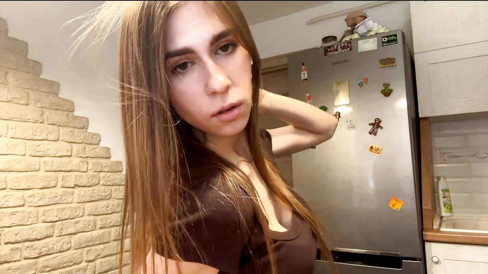 little seductive - video by ElsieKuhlmann cam model