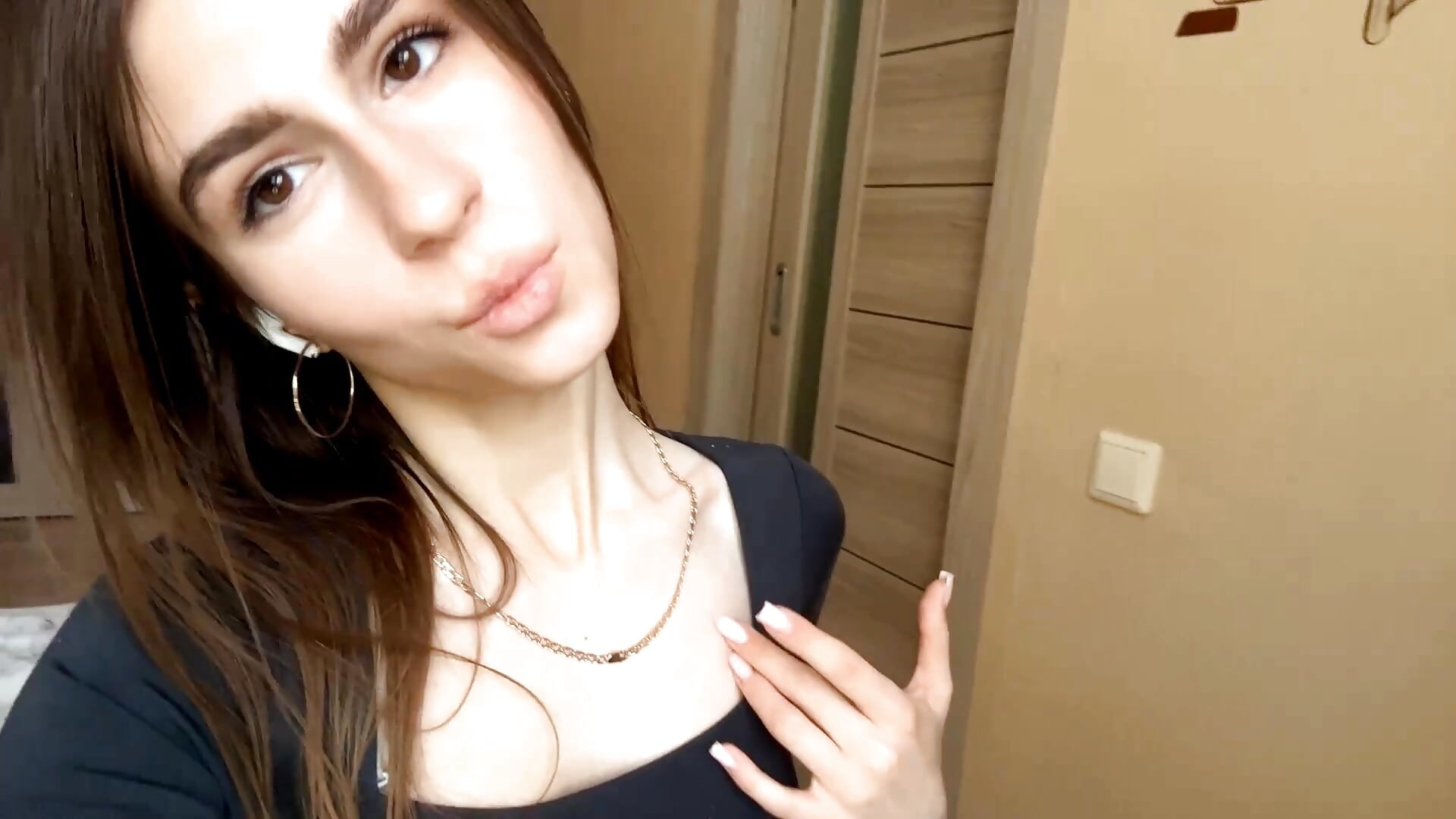 little bodytour - video oleh ElsieKuhlmann kamera model