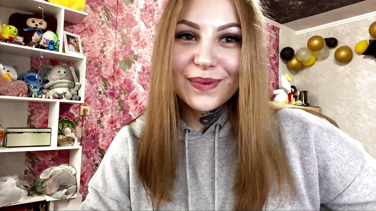 eye contact－カメラキャストのTraciBallenaの動画