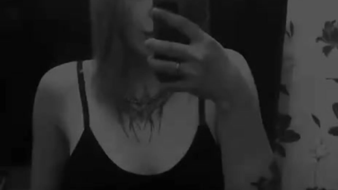 write to me🎀 - video by MichaelaStruckhoff cam model