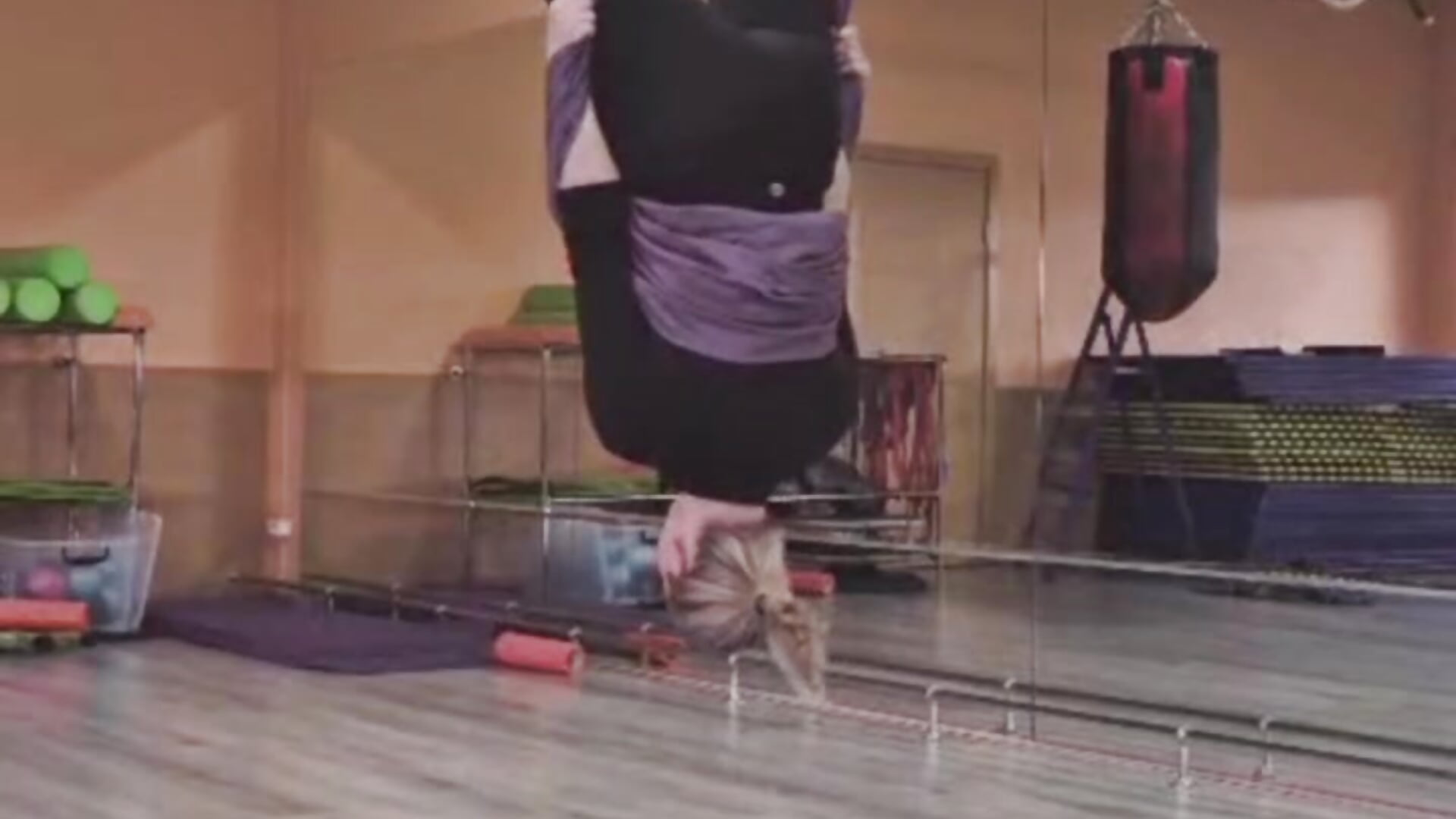 circus show! - video by Dolce_Tempt cam model