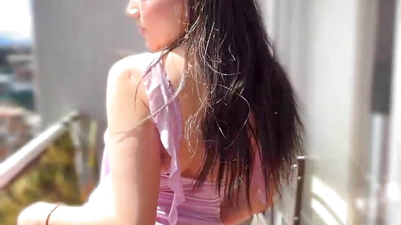 The sun gently touches my skin🙊 - Vídeo de Veronica_Wins_, modelo de vídeos