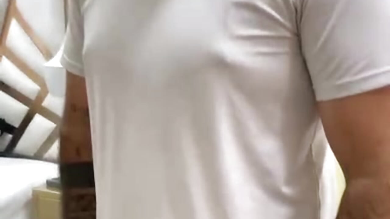 know me - video by Aronhilton cam model