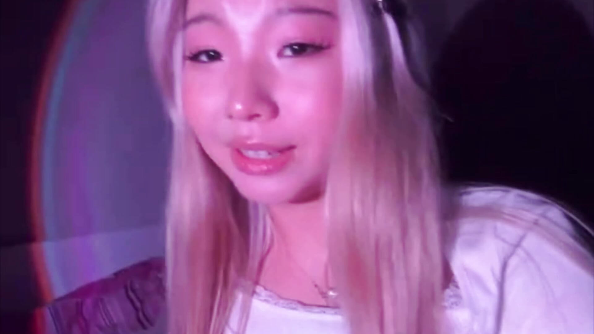 Hey👀 - video oleh model kamera Qwertik333