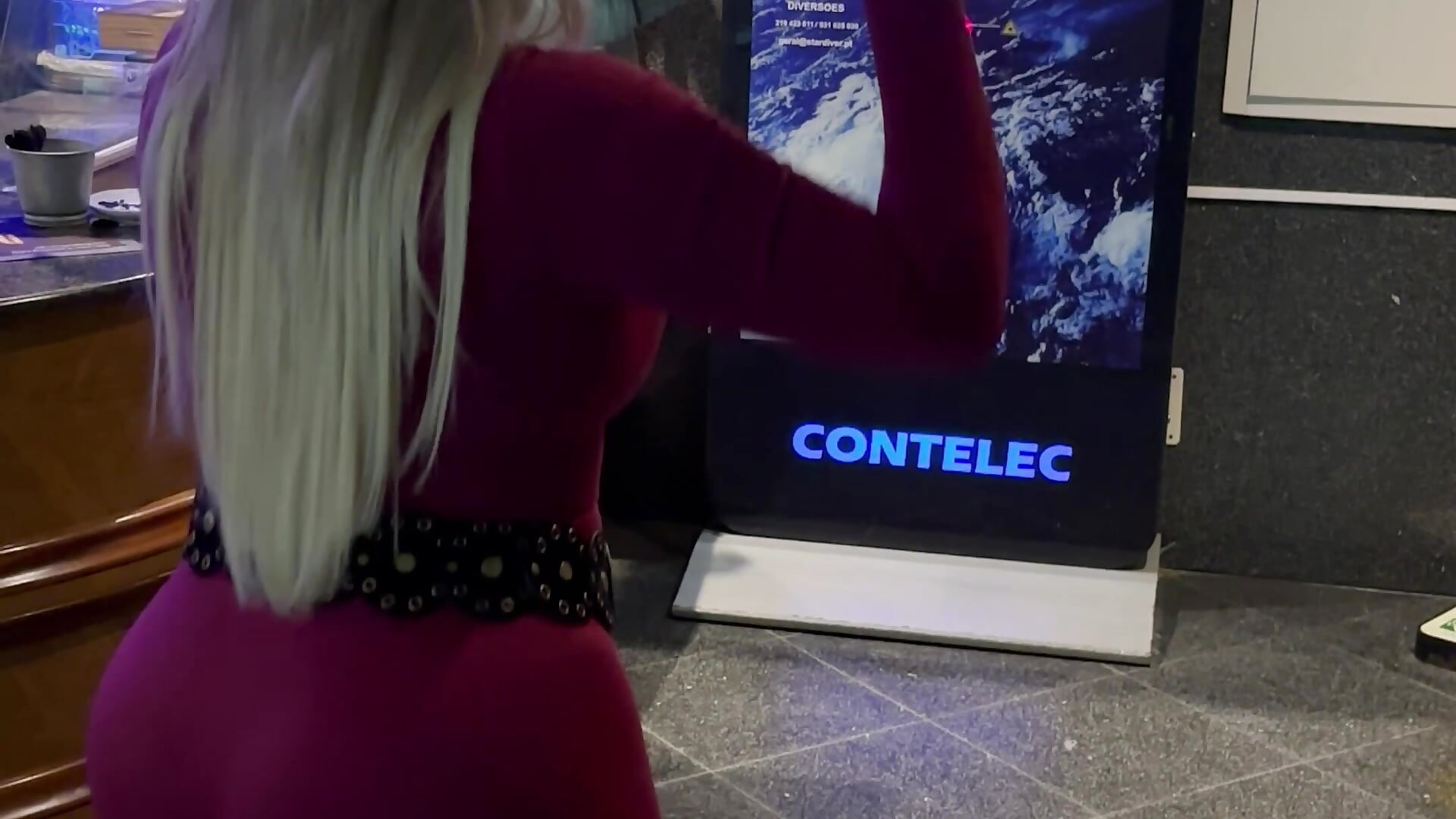 De costas, aprovada ? 🫣 - video by rebecaecalebe cam model