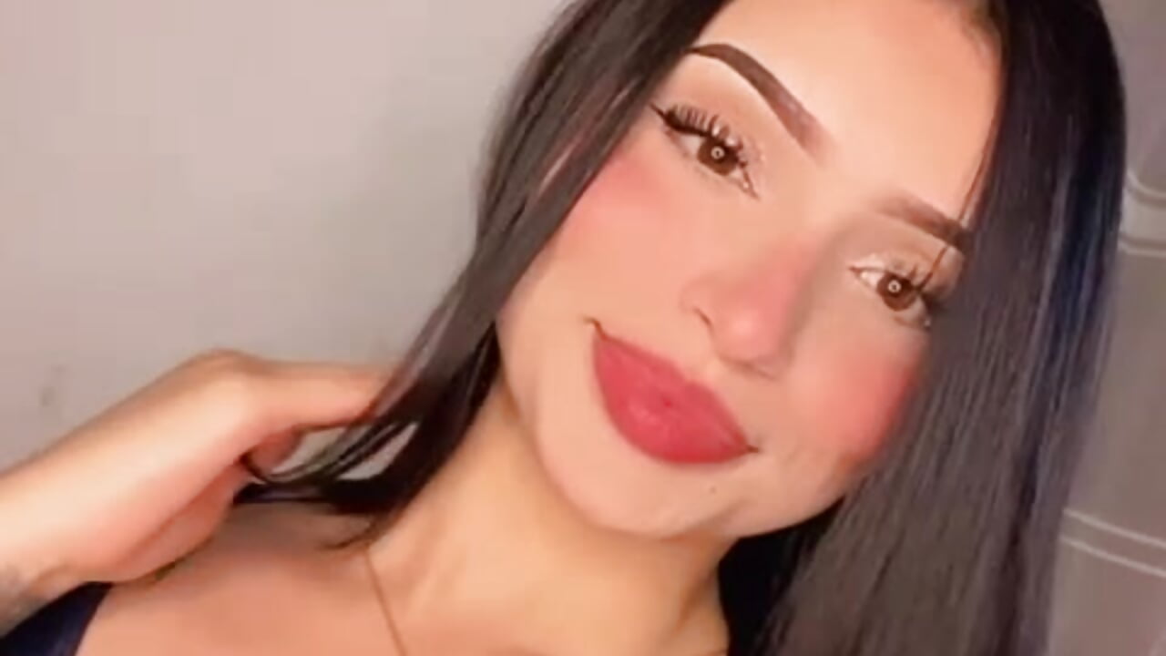 Paullette - vidéo du modèle de showcams paullette_jakke