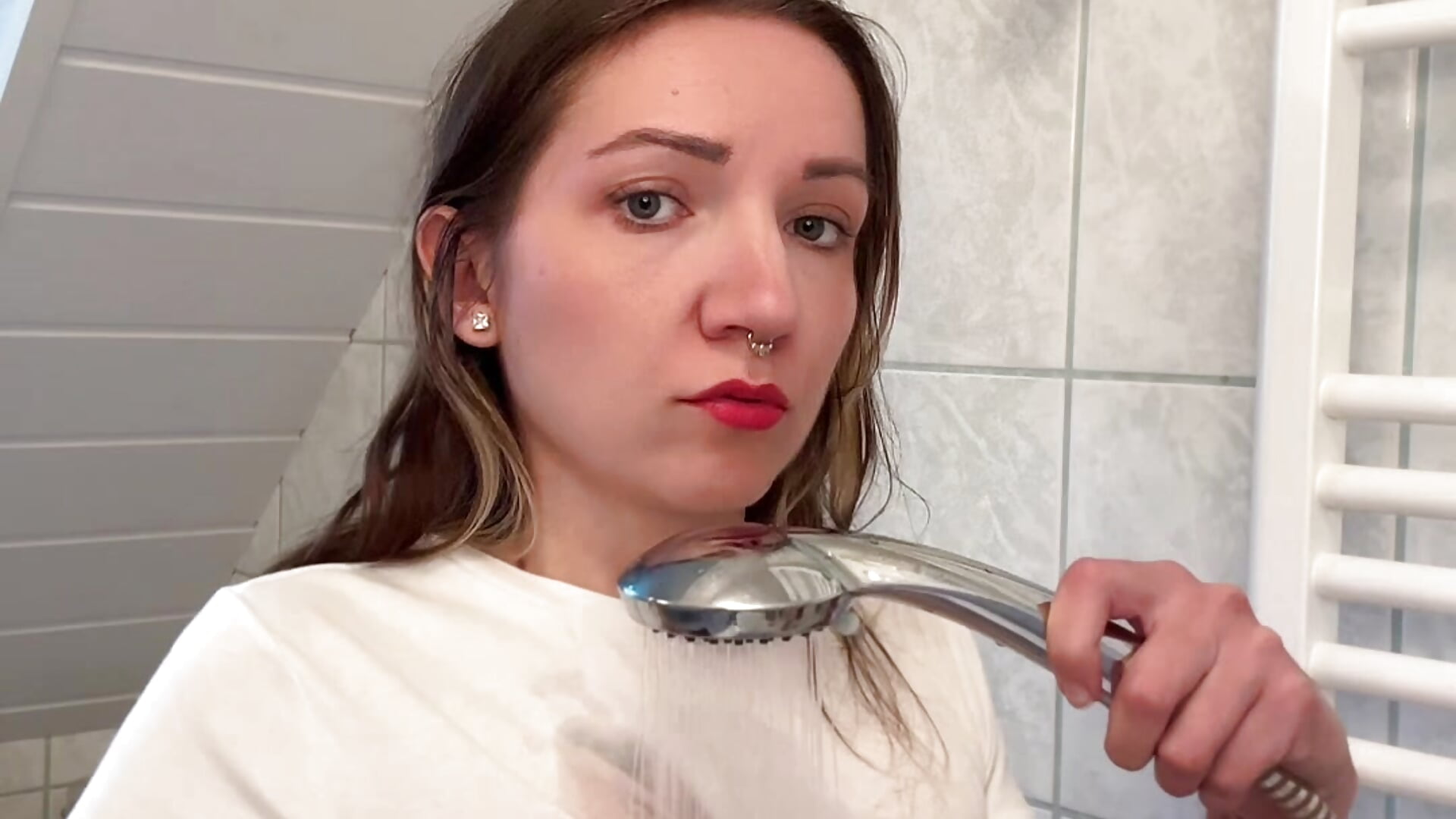 Unter der Dusche spielen 🙈 - video Nature_Melina kameramallilta