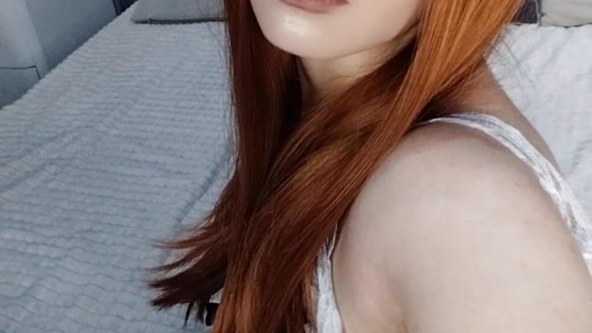 Enigma🦋 – video od webkamerové modelky ALZA_AZURE