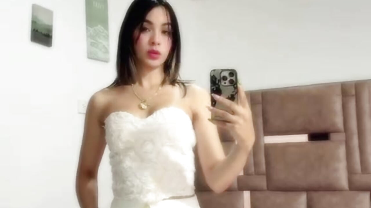 Saturday dinner - video by simpson_alice cam model