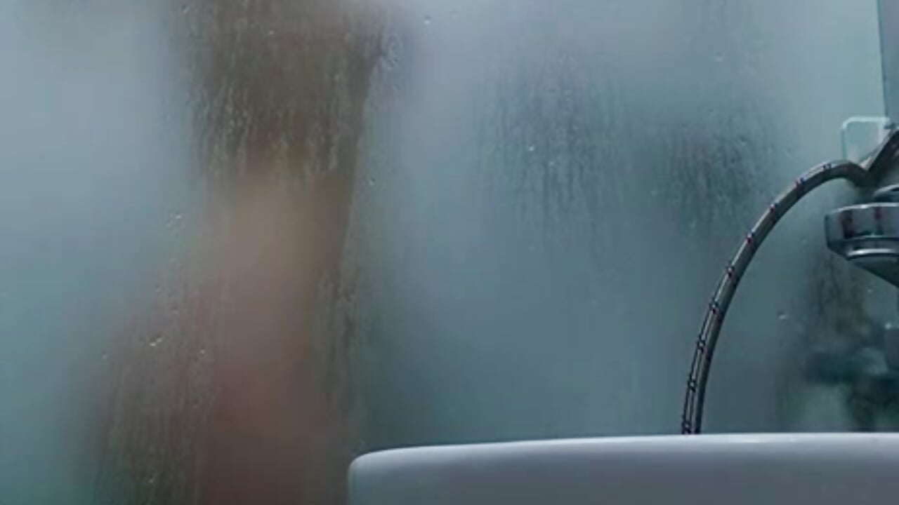 😳taking a shower😳 - відео від LuxEverly