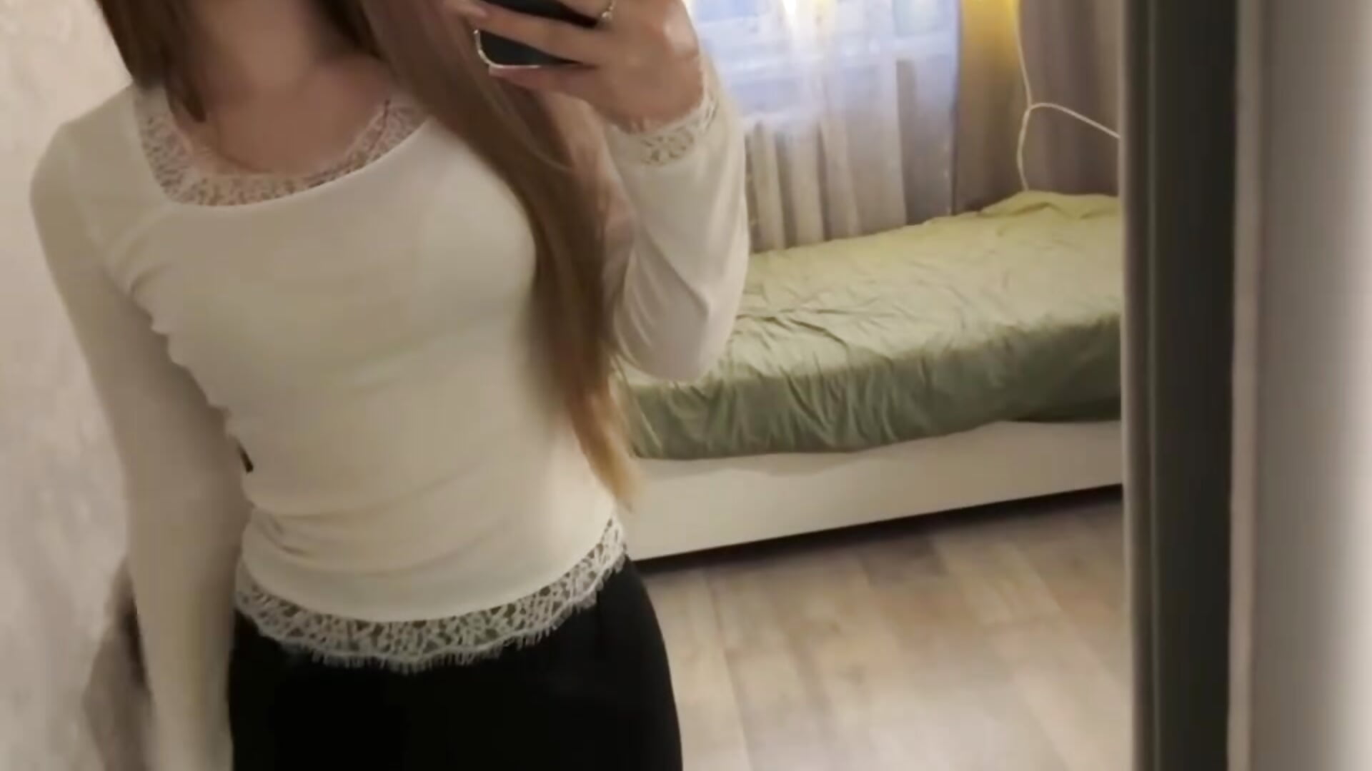 sweet - video di lilkaryne modella di cam