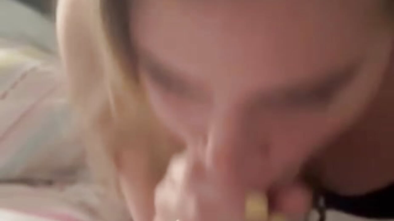 Hot blowjob: I will swallow, I promise! 💦 - video của người mẫu cam SexyBlondJoanna