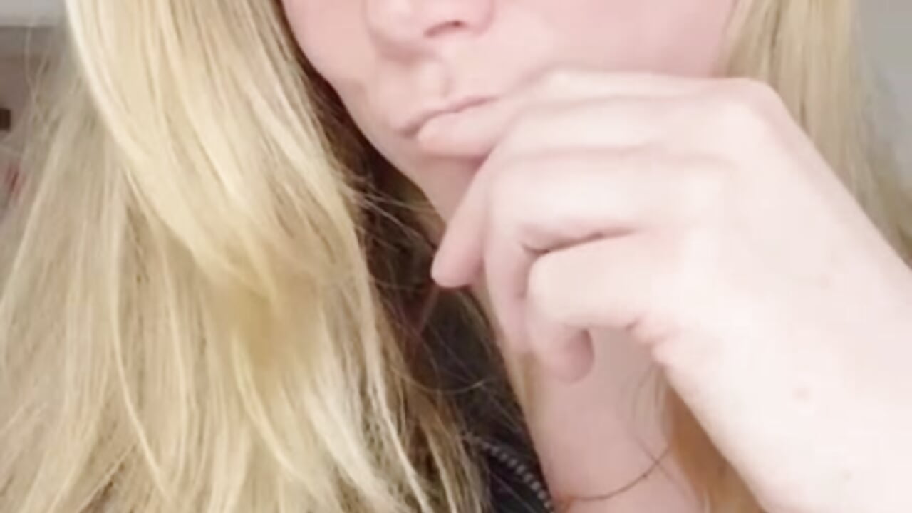 What am I doing next 🔥 - video SexyBlondJoanna kameramallilta