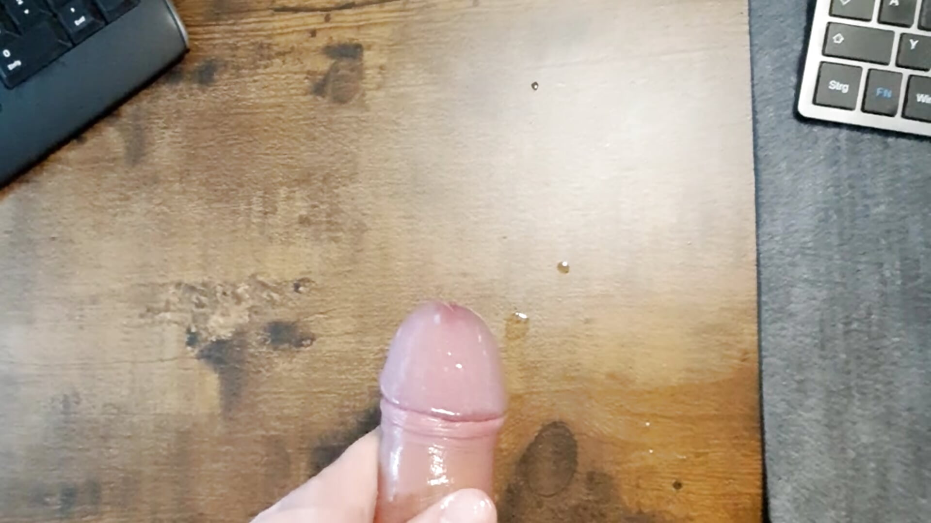 Huge cumshot in homeoffice - 視頻由 criscros1509 主播提供