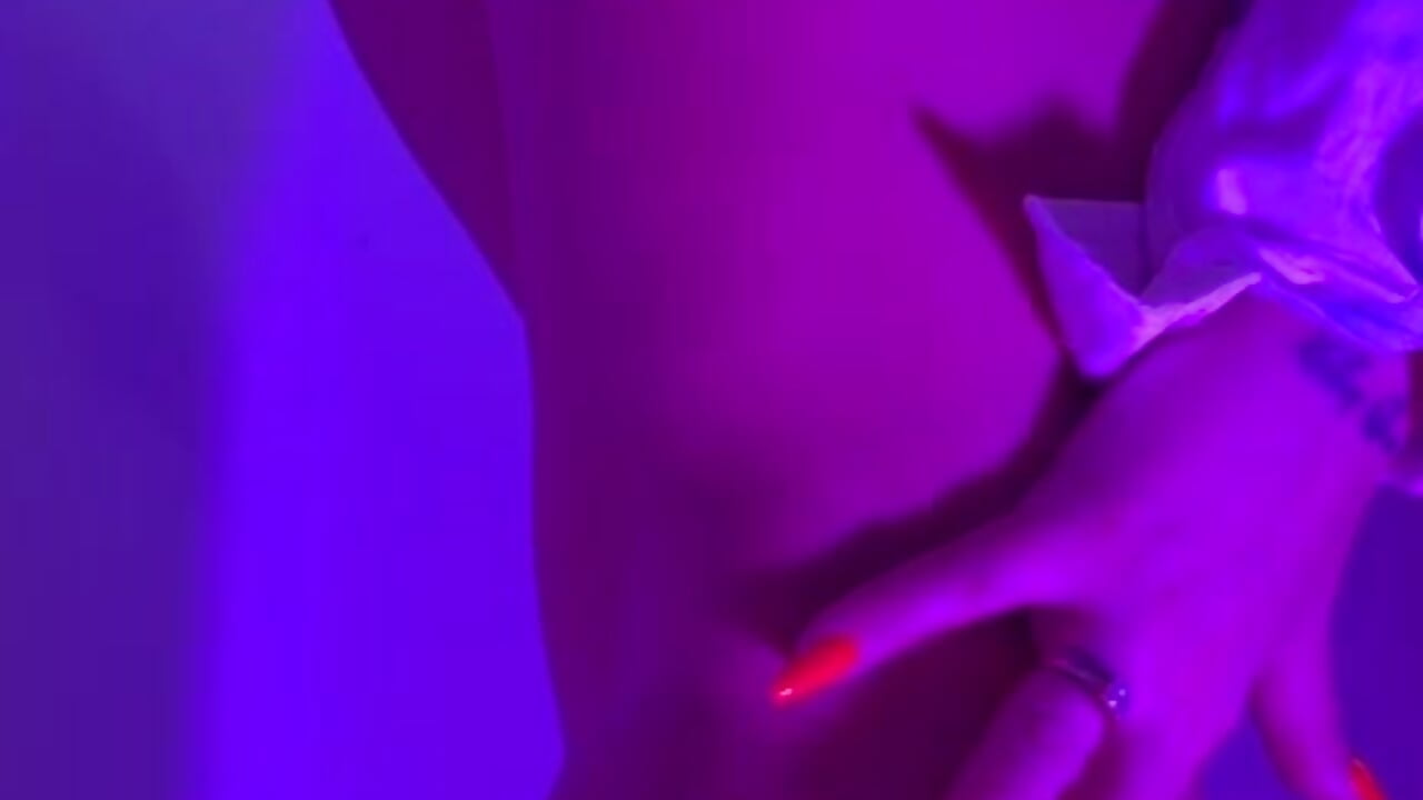 Should i keep teasing you? - Vídeo de EvelinHill, modelo de vídeos