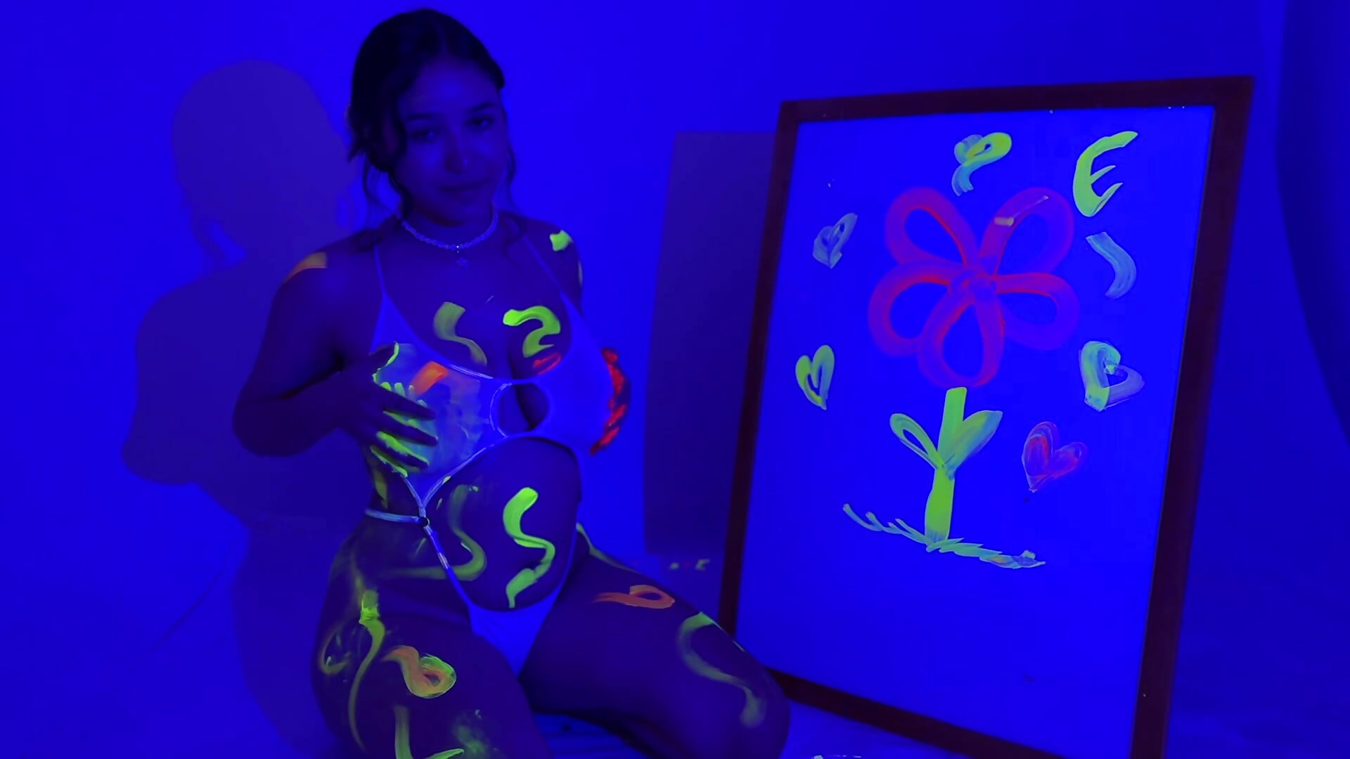 Too much art for innocent eyes ✨🍒 - Vídeo de emily_nova_, modelo de vídeos