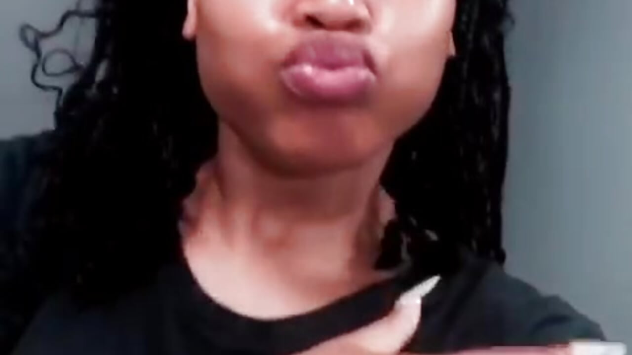 ce1a25dd-629b-4d9d-aea6-171556502497– FifiBae1 kameramodell videója