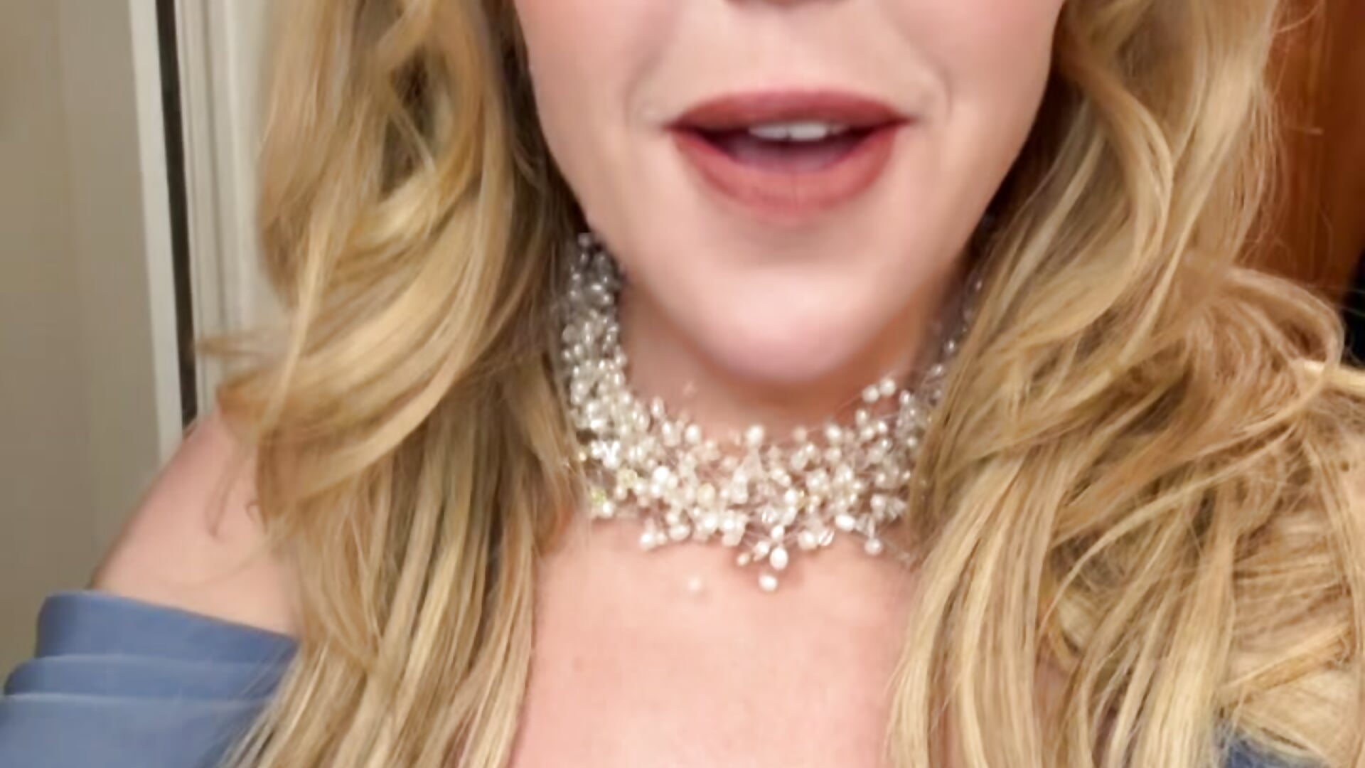 D72436F3-AF32-4A7D-BECC-F9E12AEA9176 - video by hollyrandall cam model