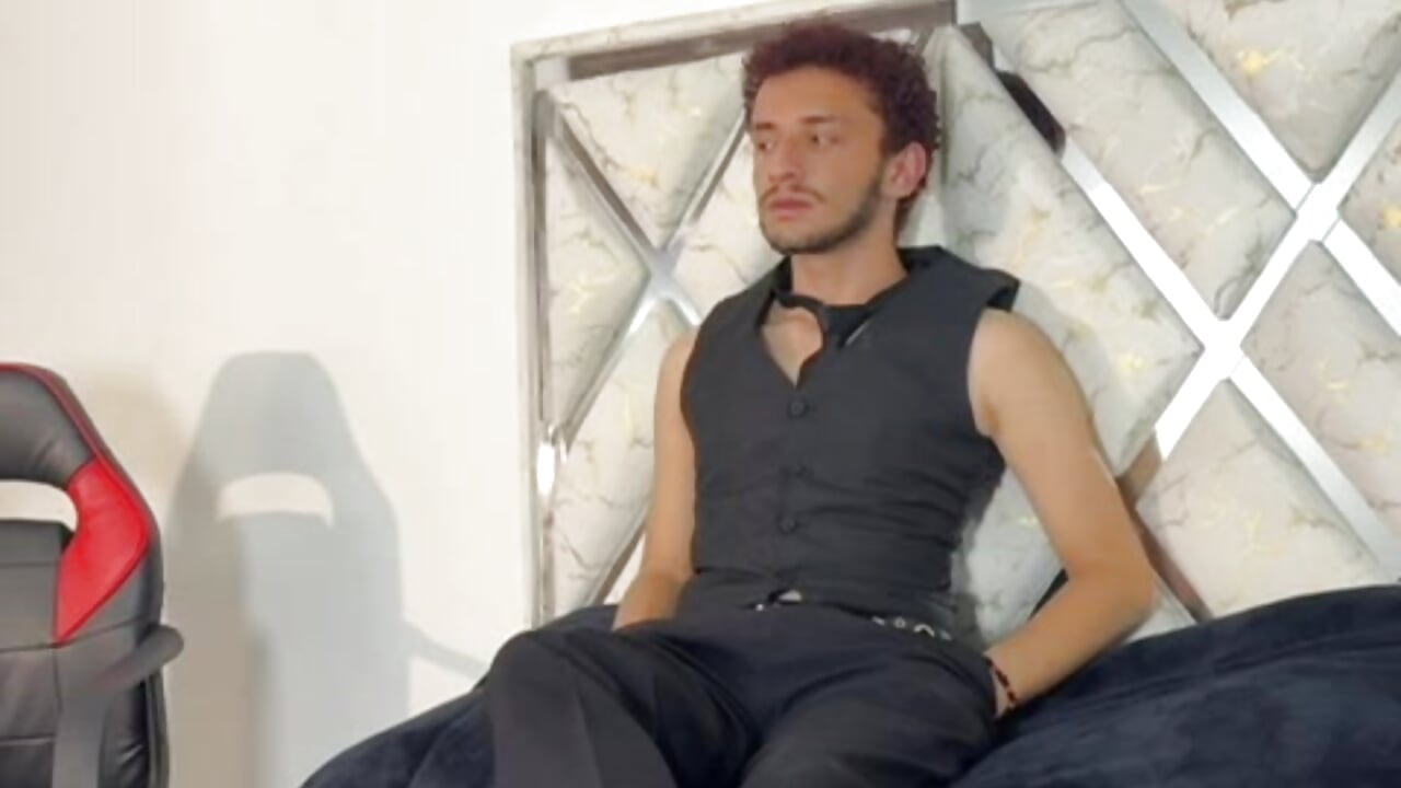 Me - video by Curlystartt cam model