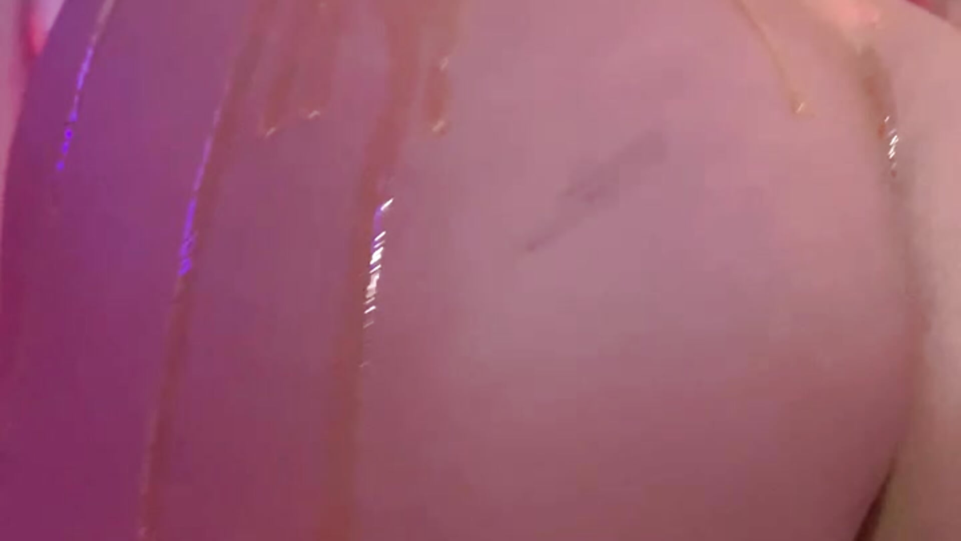 Oil in my big ass– maaluh kameramodell videója