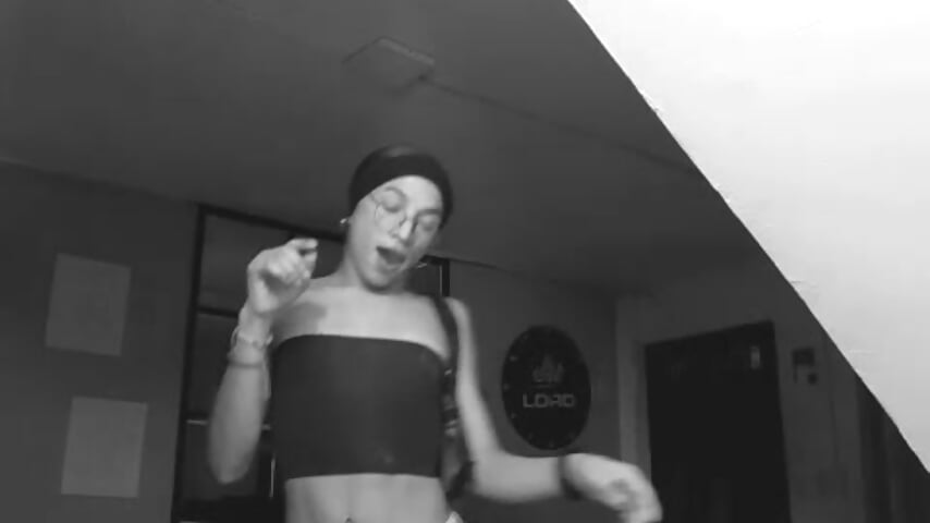 afroislife – видео вебкам-модели Naughty_Blue