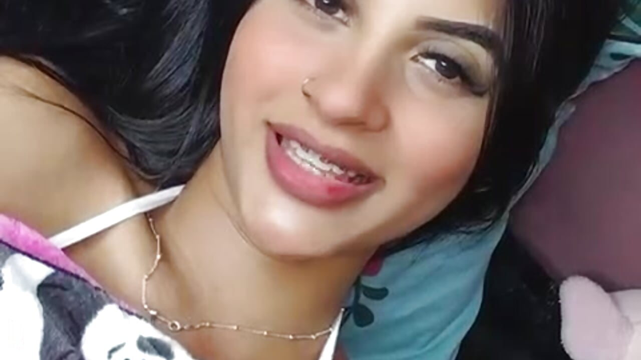 COW - วิดีโอโดย HotDiosaVIP โมเดลแคม