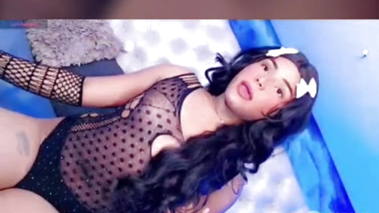 powerful - video của người mẫu cam babyAnthonella