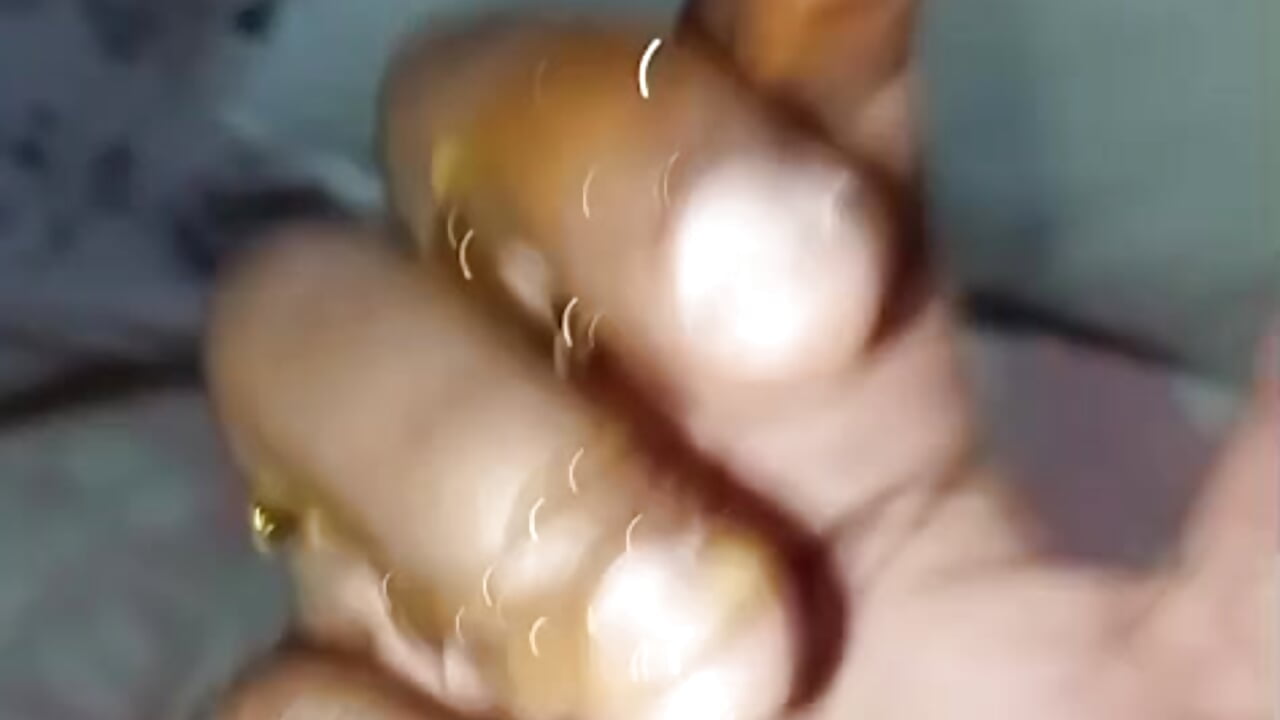 Can't wait to muff that pussy with the honey 🍯 - zulu_good_dick adlı kamera modelinin videosu