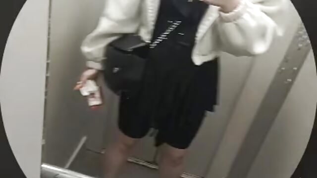 Elevator and dress - video by Miely_Shane cam model