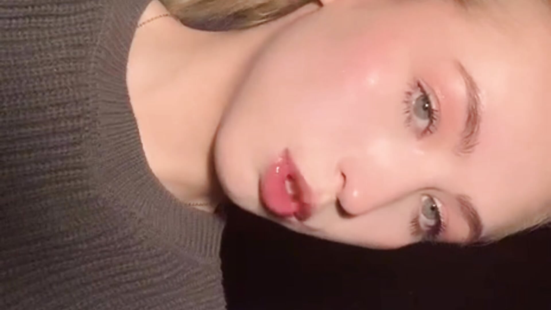 meee ^^.mp4 - video by Moon_Silk cam model