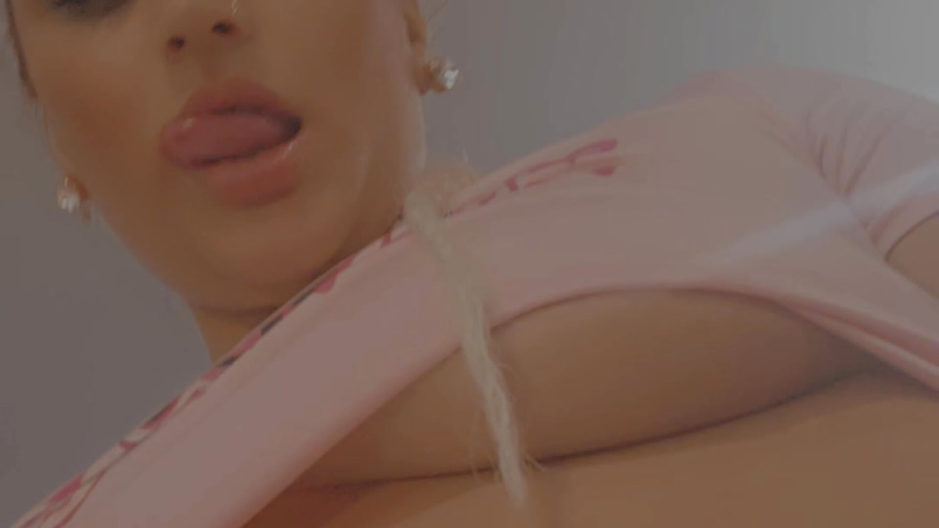 Ki ki - video di KiraBestxo modella di cam