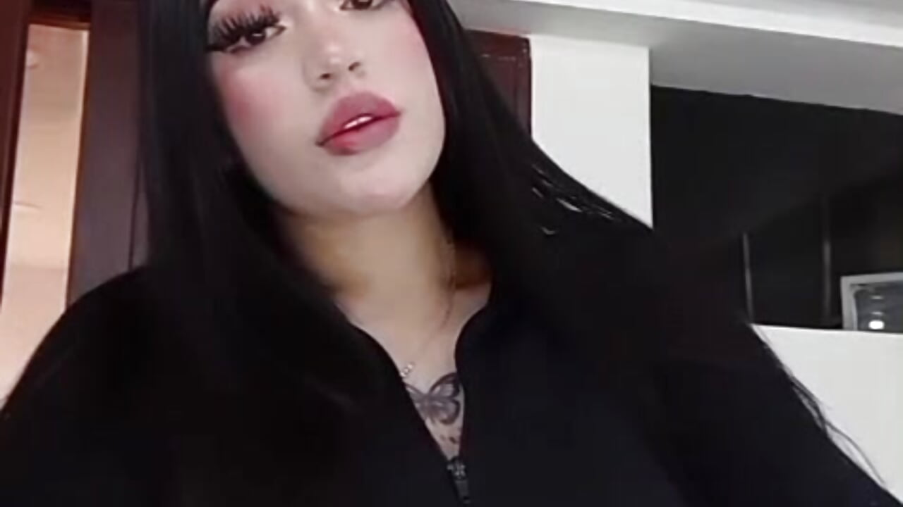 hi :3 - video by MiiaBlake_ cam model