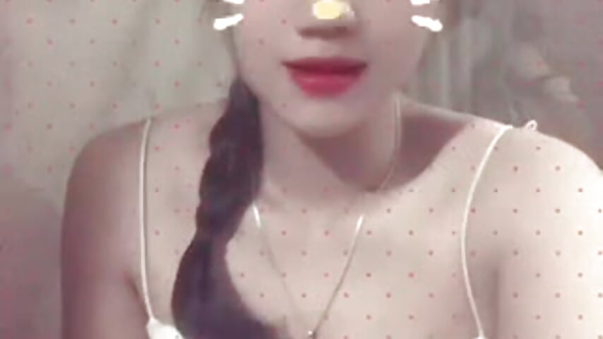 trim,3C8BB526-24BE-4606-A4D6-38D57B94E7BC – video od webkamerové modelky Mihu246