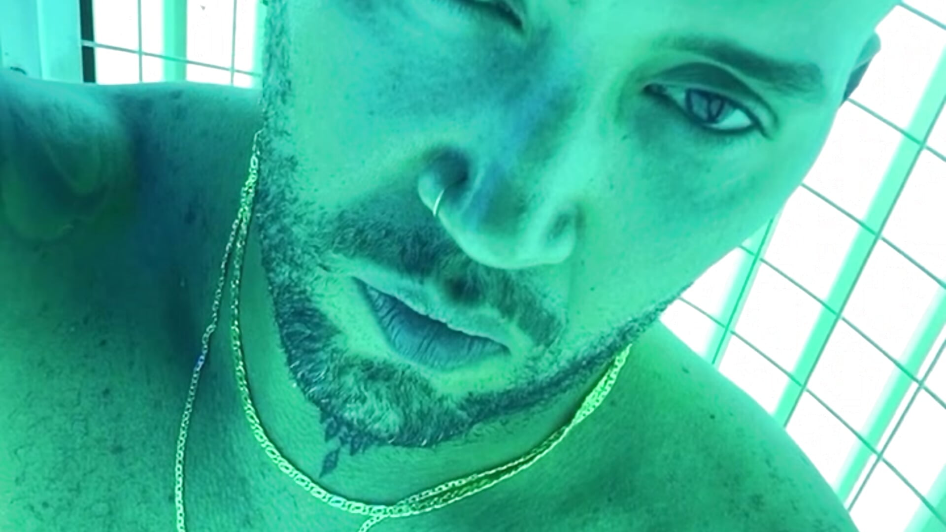 Solo en cabina - video by miguellcouple_live cam model