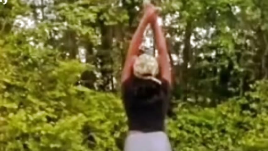 A lil nature bounce - video by EmeraldLi cam model