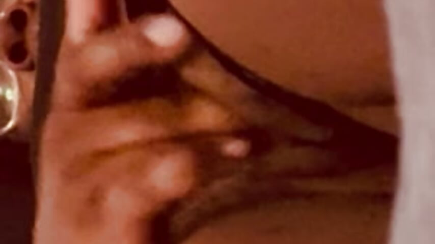 She’s a SQUIRTER - วิดีโอโดย EmeraldLi โมเดลแคม