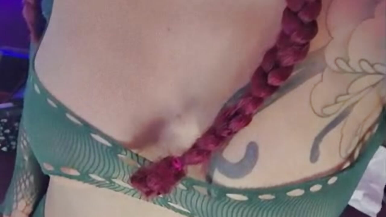 hair ready for you to pull while you fuck me 😈