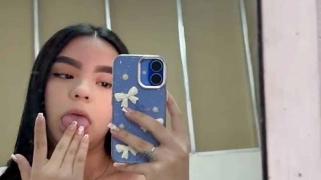 Do you like my small breasts? 😏🌸 – video af Samantha_Peach_ cam-model