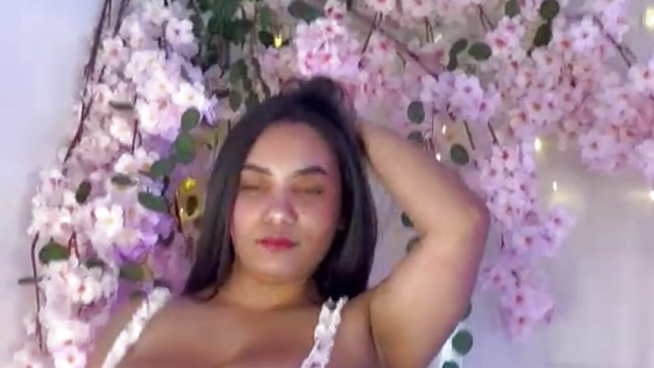 🌸⚜️ - video by soffi_joness23 cam model