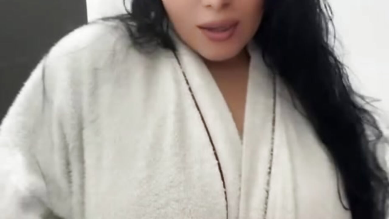 VID_20260110_225300_073.mp4.mov - video by AlondraYouhan cam model