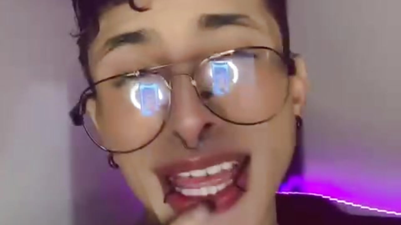 👾 - video by pol_lu cam model