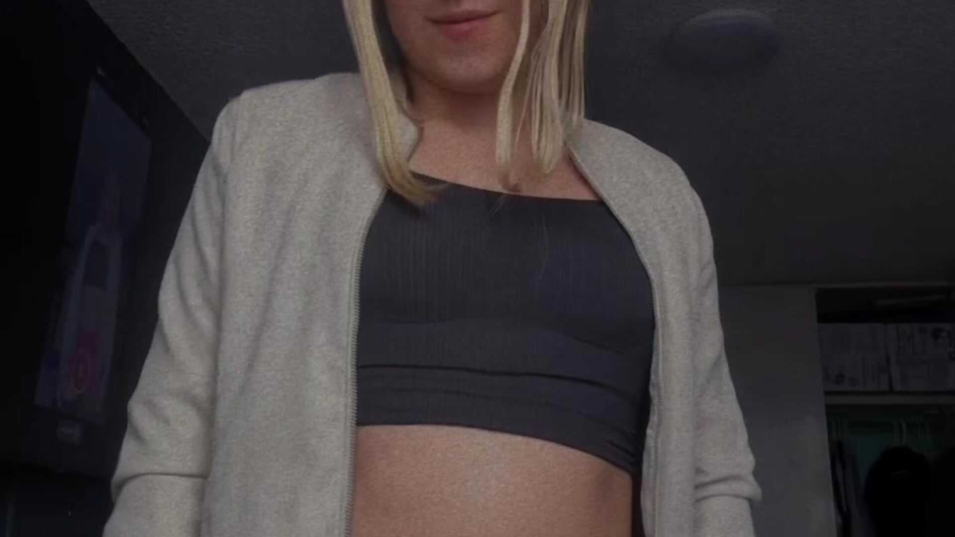 DBFC9757-7ED0-40FB-AF7F-46F27A59E665 - video van Romina9977 cam-model