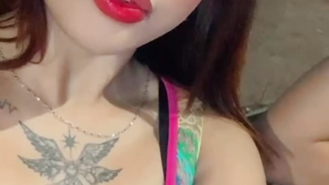 Sally - video by SallyKitty_ cam model