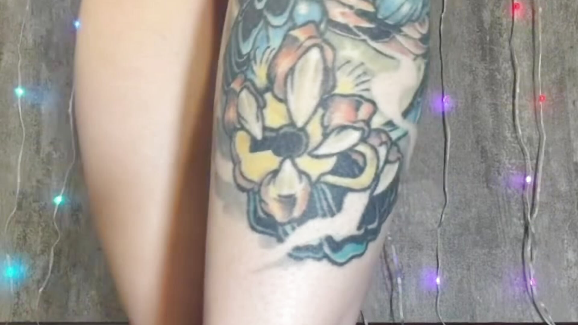 тату – видео вебкам-модели coy_girl_